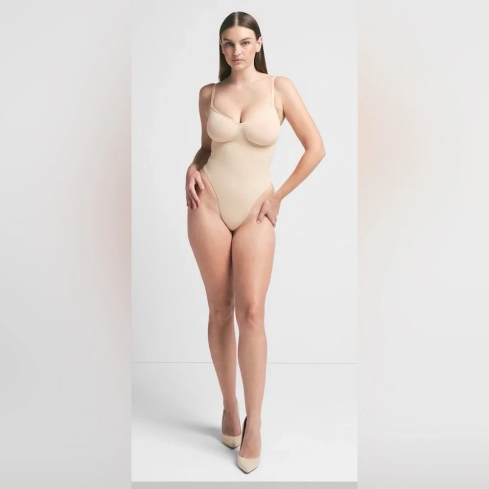 2 Skims Seamless Sculpt Thong Bodysuit SMALLS NWOT - Picture 7 of 7